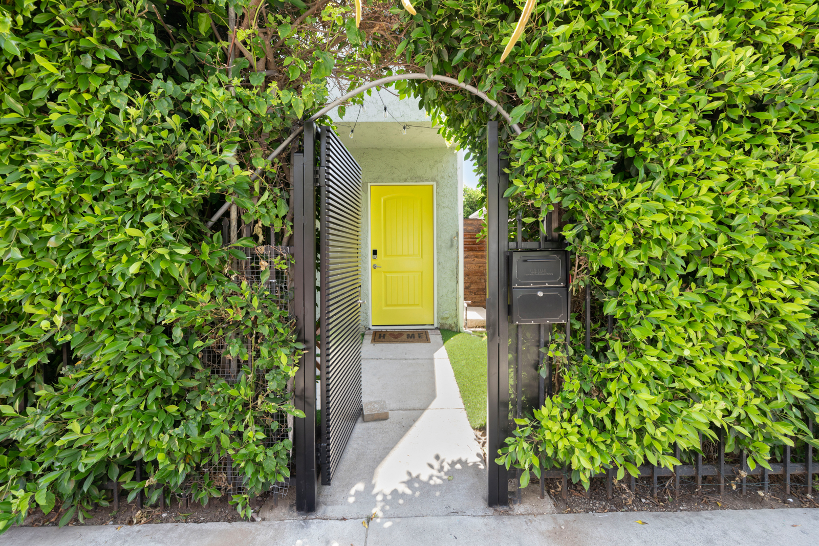 1646 Vineyard Avenue - 1